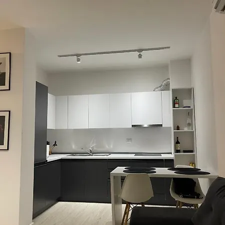 Апартаменты Rena's *